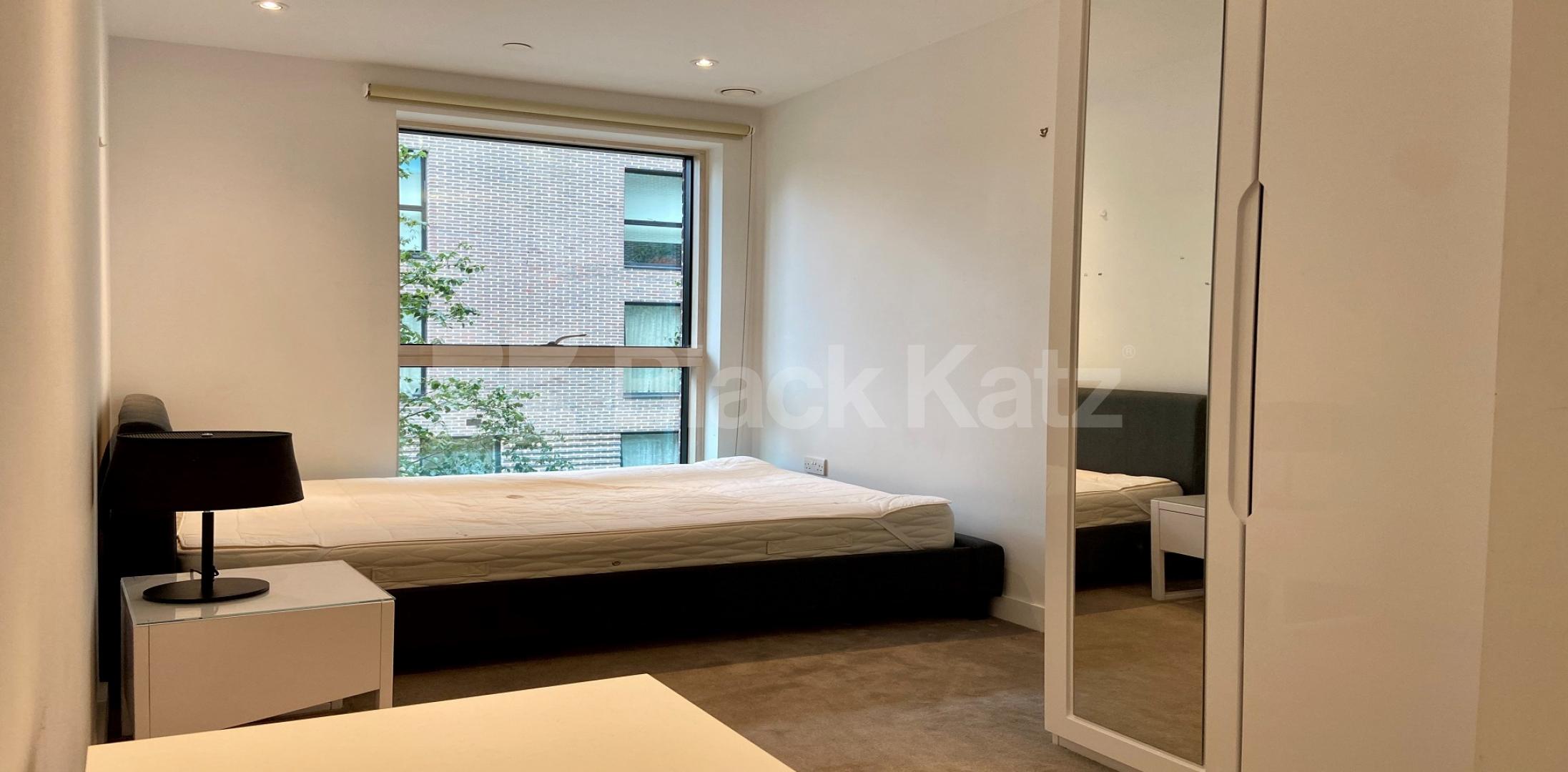 			NEW INSTRUCTION , 3 Bedroom, 1 bath, 1 reception Apartment			 Victory Place Trafalgar Place , Elephant and Castle / Borough 